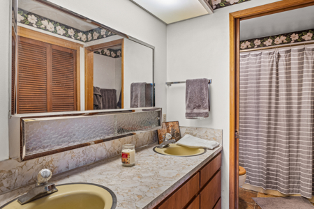 Home with Acreage For Sale in Selah, Washington - image 37