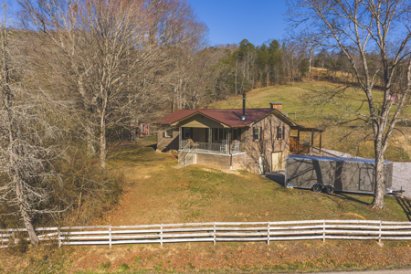 Turnkey Farmstead Brick Ranch Unrestricted Acres Claiborne Co TN - image 1