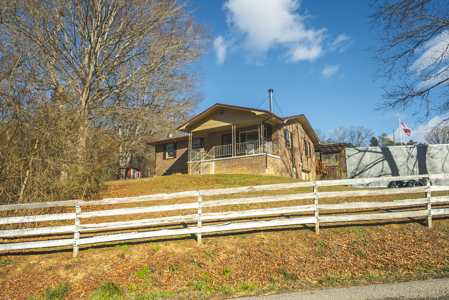 Turnkey Farmstead Brick Ranch Unrestricted Acres Claiborne Co TN - image 40