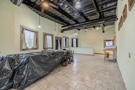 Turnkey Restaurant Building for Sale in Downtown Bradford, TN - image 8