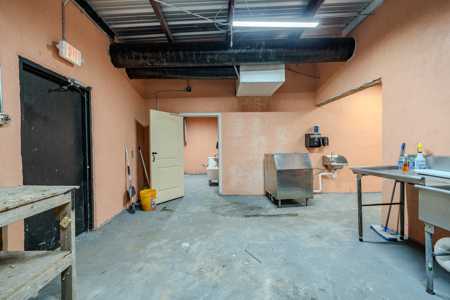 Turnkey Restaurant Building for Sale in Downtown Bradford, TN - image 26