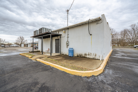 Turnkey Restaurant Building for Sale in Downtown Bradford, TN - image 34