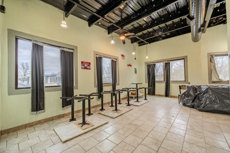 Turnkey Restaurant Building for Sale in Downtown Bradford, TN - image 14