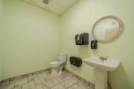 Turnkey Restaurant Building for Sale in Downtown Bradford, TN - image 17