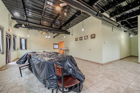 Turnkey Restaurant Building for Sale in Downtown Bradford, TN - image 12