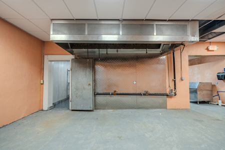 Turnkey Restaurant Building for Sale in Downtown Bradford, TN - image 20