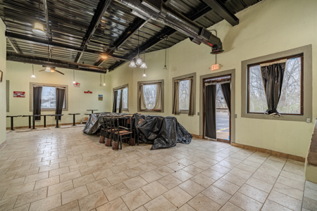 Turnkey Restaurant Building for Sale in Downtown Bradford, TN - image 10