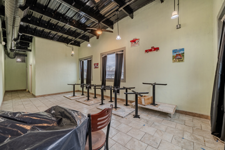 Turnkey Restaurant Building for Sale in Downtown Bradford, TN - image 11