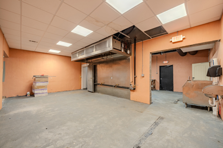 Turnkey Restaurant Building for Sale in Downtown Bradford, TN - image 21
