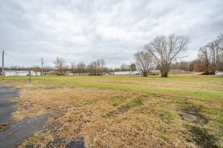 Turnkey Restaurant Building for Sale in Downtown Bradford, TN - image 45