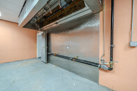 Turnkey Restaurant Building for Sale in Downtown Bradford, TN - image 22