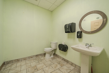 Turnkey Restaurant Building for Sale in Downtown Bradford, TN - image 16