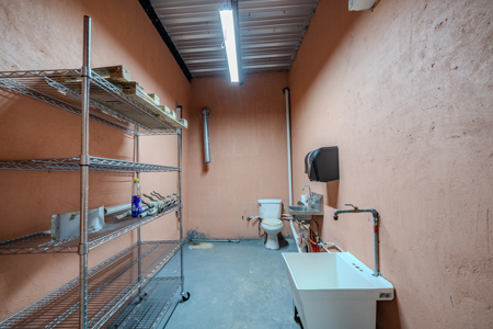 Turnkey Restaurant Building for Sale in Downtown Bradford, TN - image 31