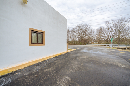 Turnkey Restaurant Building for Sale in Downtown Bradford, TN - image 37