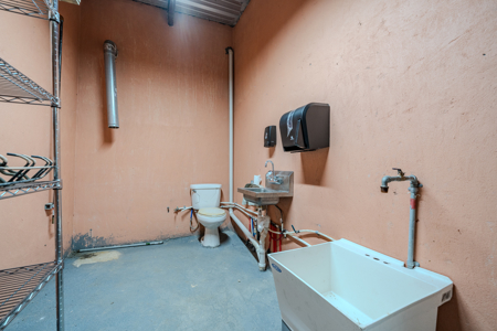 Turnkey Restaurant Building for Sale in Downtown Bradford, TN - image 32