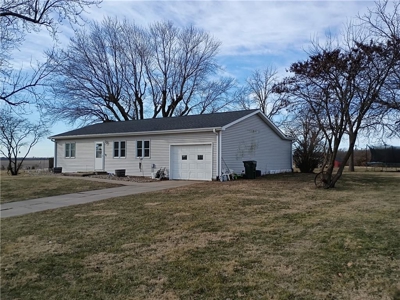 Charming 3-Bedroom Ranch on 1.25 Acres in Stanberry, MO - image 1