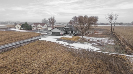 Home in Town with Small Acreage For Sale - image 30