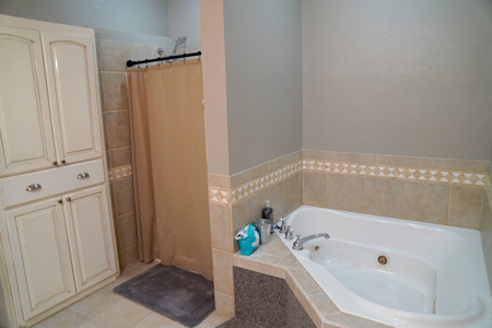 Country Log Home Meeker Ok For Sale - image 21