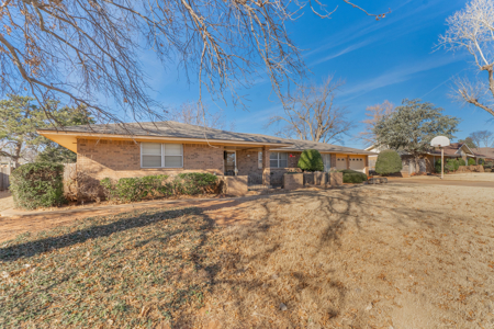 Upcoming Auction – 3 bed, 2.5 bath Brick Home, Weatherford, OK - image 3