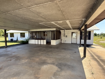 Home for sale in Kinston, Alabama 4 bedrooms/2 bath - image 41