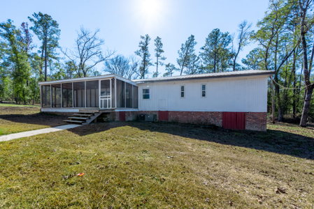 Remodeled Suwannee Riverfront Home on 1.5 High Acres - image 1