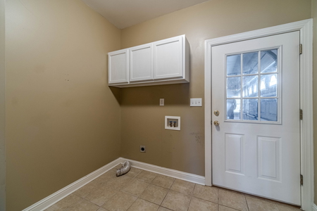 Cul-de-Sac Gem: 4BR w/ New HVAC, Roof, Private Yard + Basement - image 18