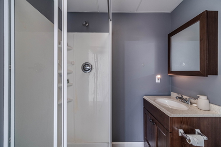 Cul-de-Sac Gem: 4BR w/ New HVAC, Roof, Private Yard + Basement - image 49