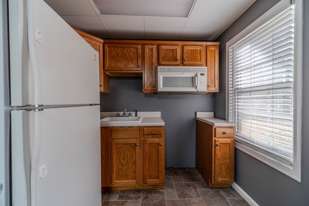 Cul-de-Sac Gem: 4BR w/ New HVAC, Roof, Private Yard + Basement - image 39