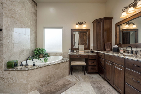 Custom Luxury Home for Sale on Large Lot in Las Cruces, NM - image 21