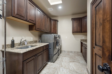 Custom Luxury Home for Sale on Large Lot in Las Cruces, NM - image 15