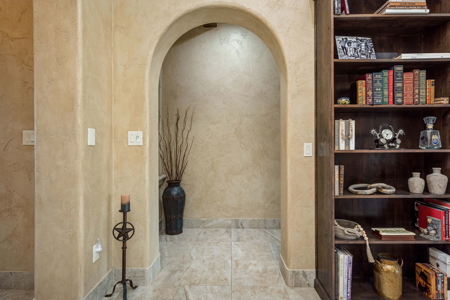 Custom Luxury Home for Sale on Large Lot in Las Cruces, NM - image 16