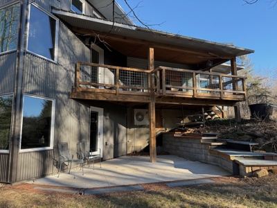 Modern Home for Sale in Floyd VA - image 36