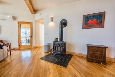 Modern Home for Sale in Floyd VA - image 16