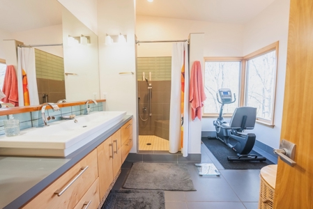 Modern Home for Sale in Floyd VA - image 23