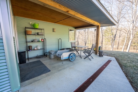 Modern Home for Sale in Floyd VA - image 37