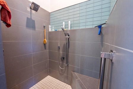 Modern Home for Sale in Floyd VA - image 25