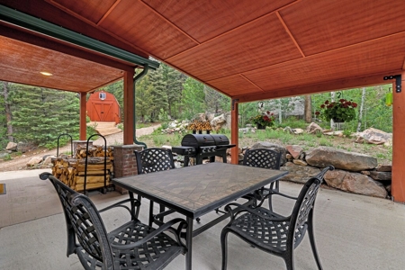 Spectacular Mountain Home for Sale Near Westcliffe, CO - image 21