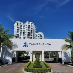 Furnished Beach Apartment with Partial Ocean View in Playa Blanca - image 3