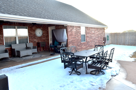 Beautiful Country Home on 2 Acres in Windthorst TX for Sale - image 9