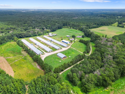 Chicken Farm 66.35 Acres 4 House fARM - image 1