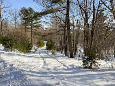 Chalet on 192 Acres with Stunning Mountain and Water Views - image 33