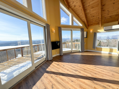 Chalet on 192 Acres with Stunning Mountain and Water Views - image 17