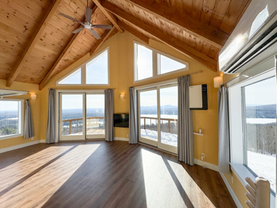 Chalet on 192 Acres with Stunning Mountain and Water Views - image 18