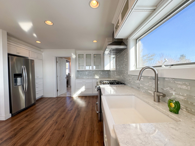 Chalet on 192 Acres with Stunning Mountain and Water Views - image 12