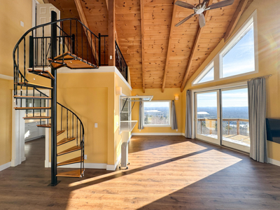 Chalet on 192 Acres with Stunning Mountain and Water Views - image 14