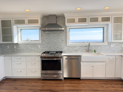 Chalet on 192 Acres with Stunning Mountain and Water Views - image 11