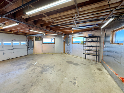 Chalet on 192 Acres with Stunning Mountain and Water Views - image 30