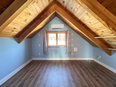 Chalet on 192 Acres with Stunning Mountain and Water Views - image 24