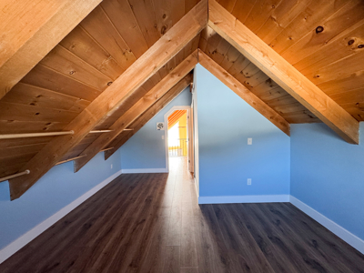 Chalet on 192 Acres with Stunning Mountain and Water Views - image 25