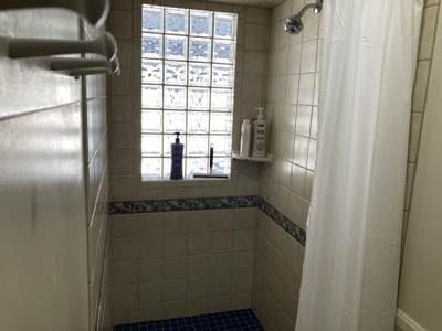 Beautiful 4 Bedroom Home With Private River Access - image 31